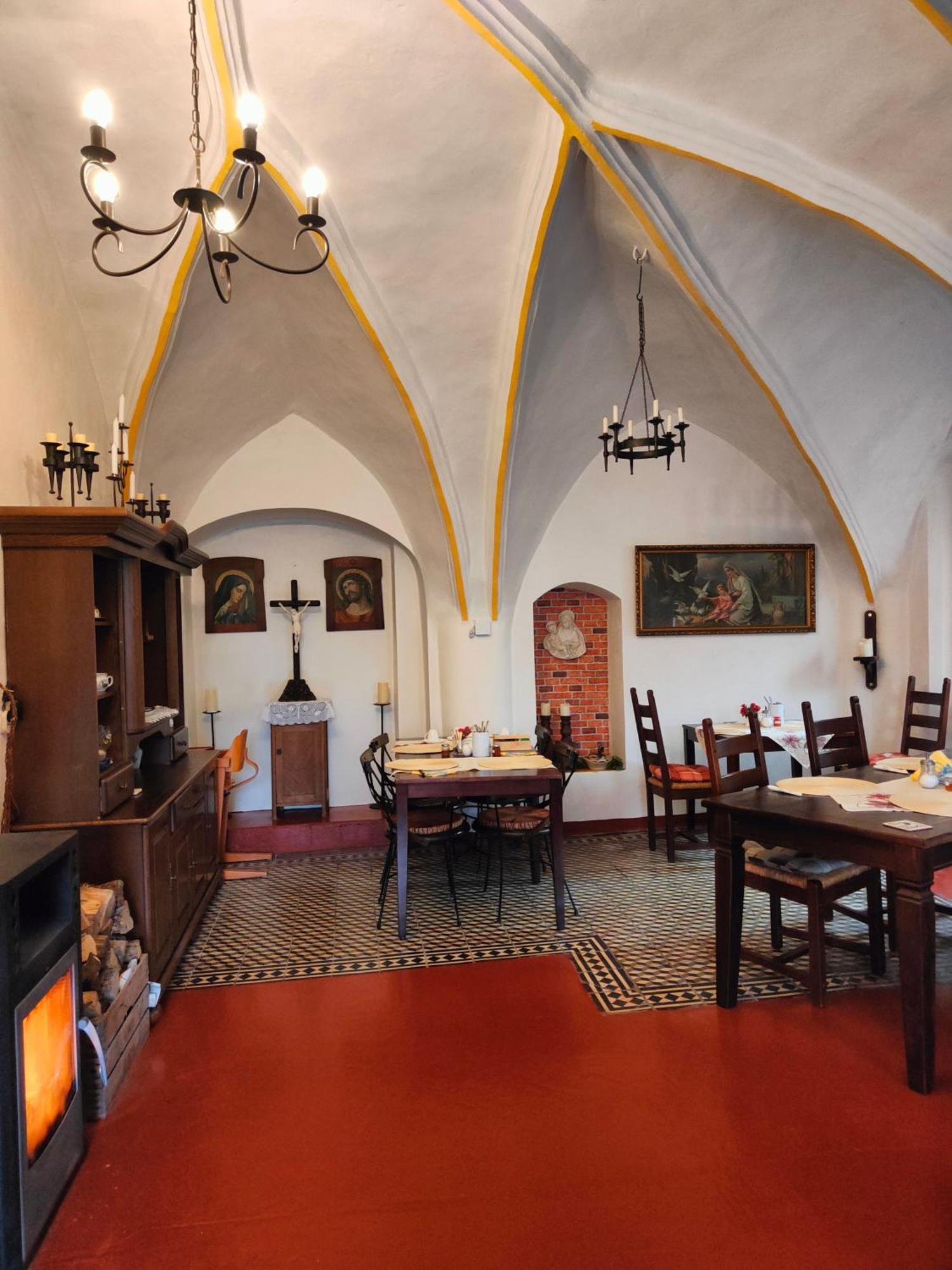 Bed And Breakfast Tvrz Velká Bukovina Dış mekan fotoğraf