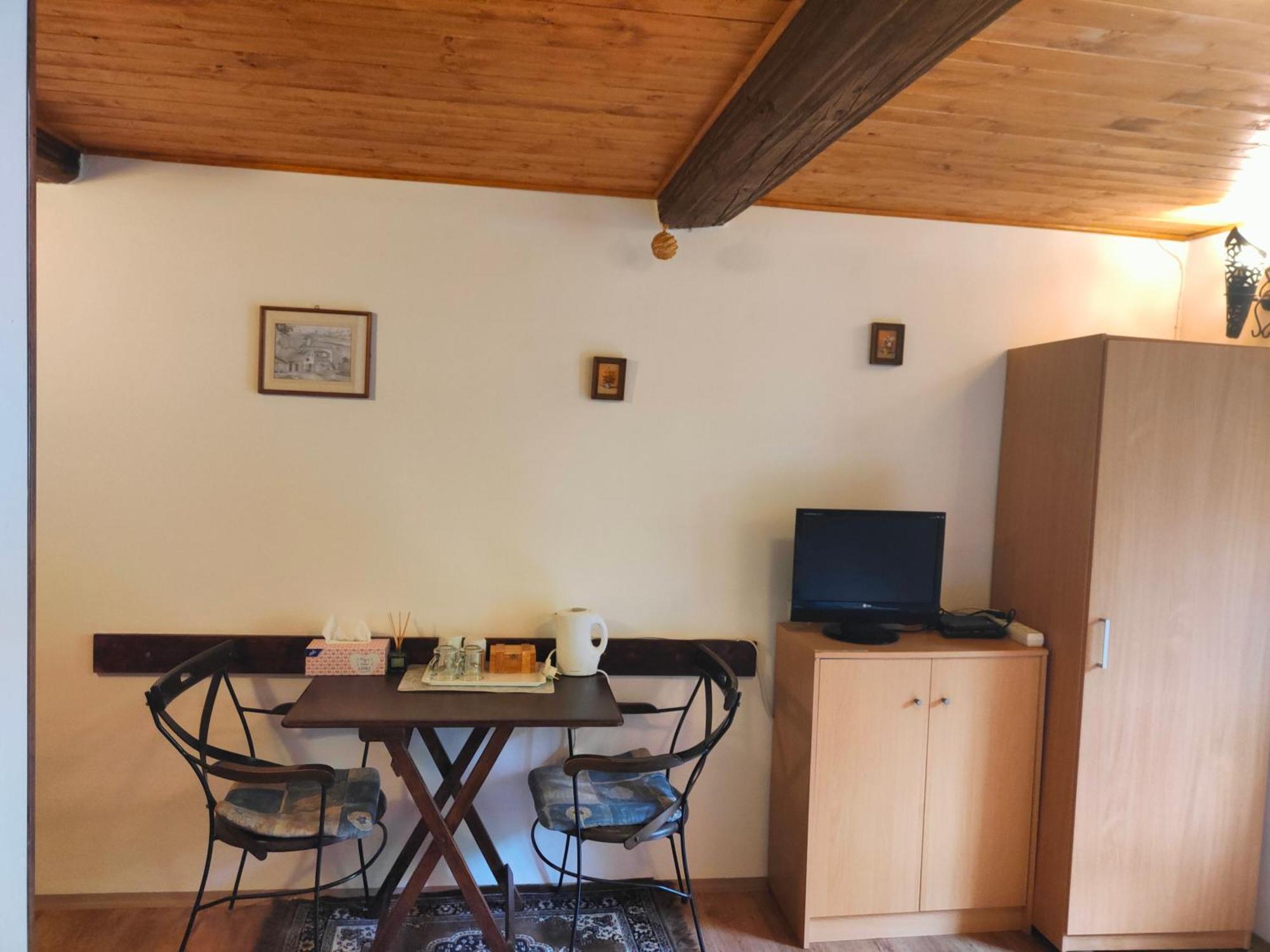 Bed And Breakfast Tvrz Velká Bukovina Dış mekan fotoğraf